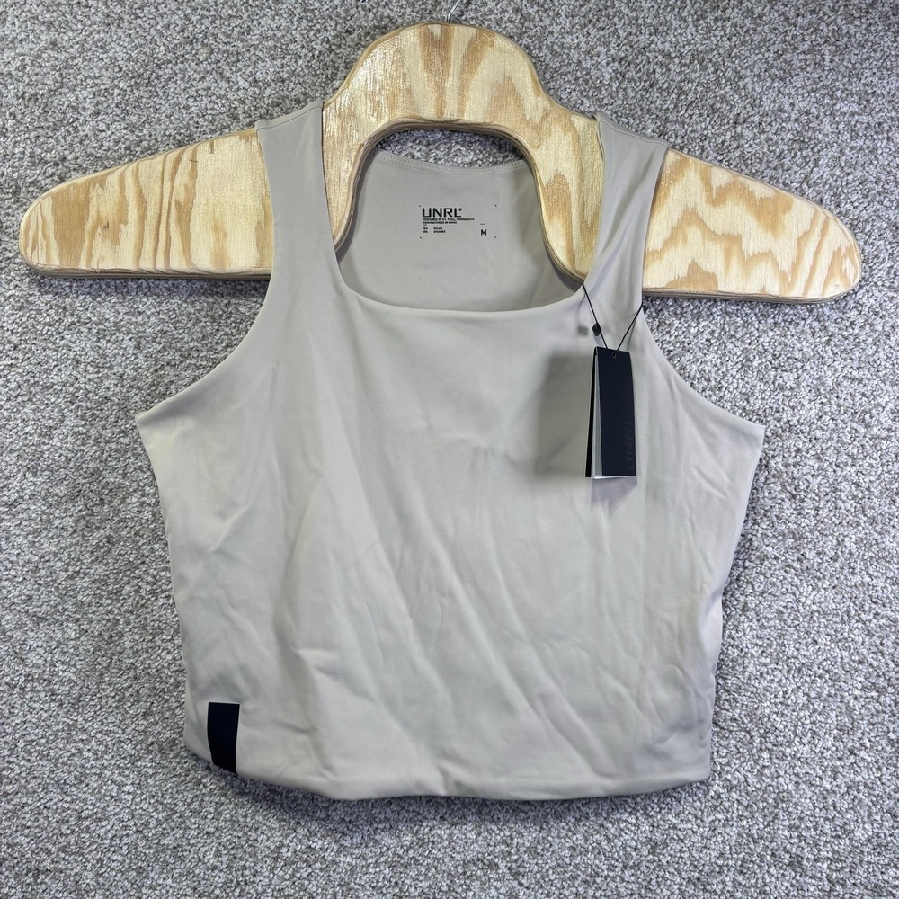 NWT UNRL Tank Top Womens Medium Beige Performa‎ Fitted Cropped Athletic Shirt